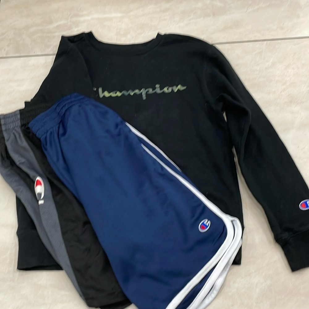 Size medium Champion bundle